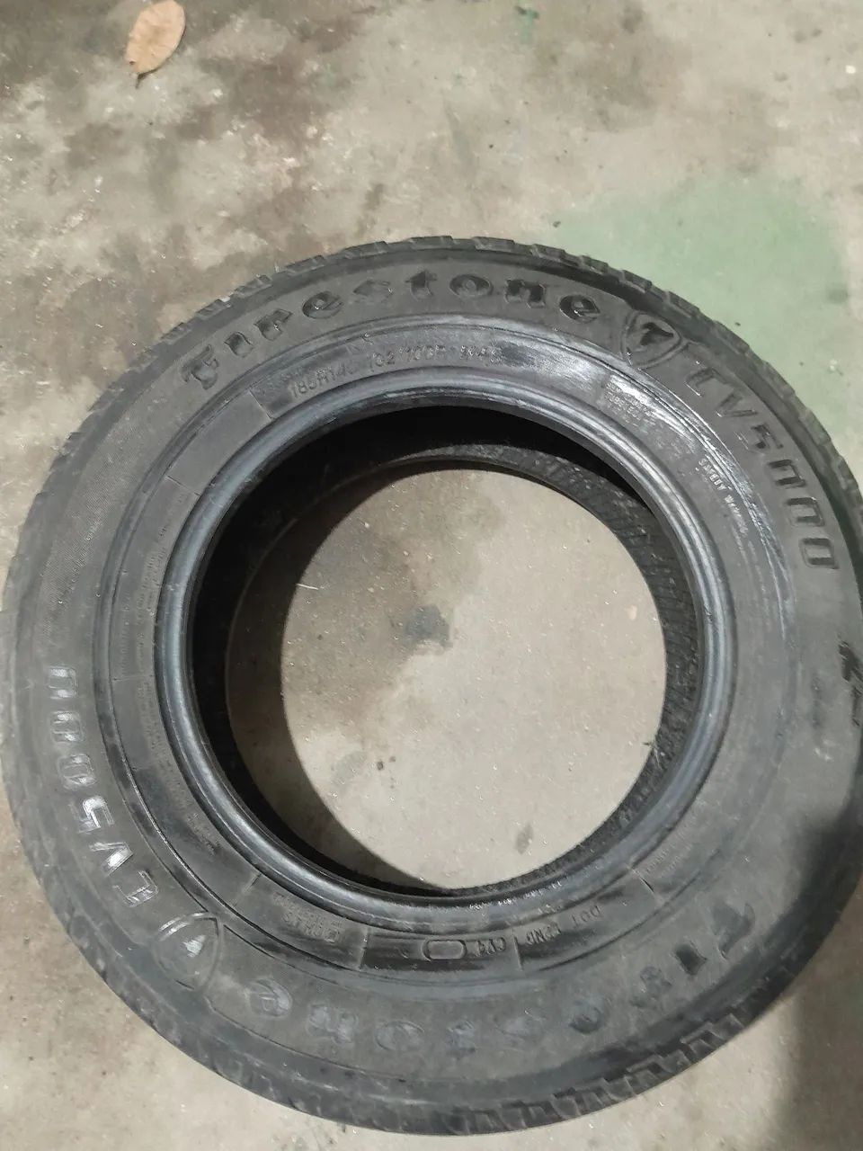 Pneu para komb  - Foto 2