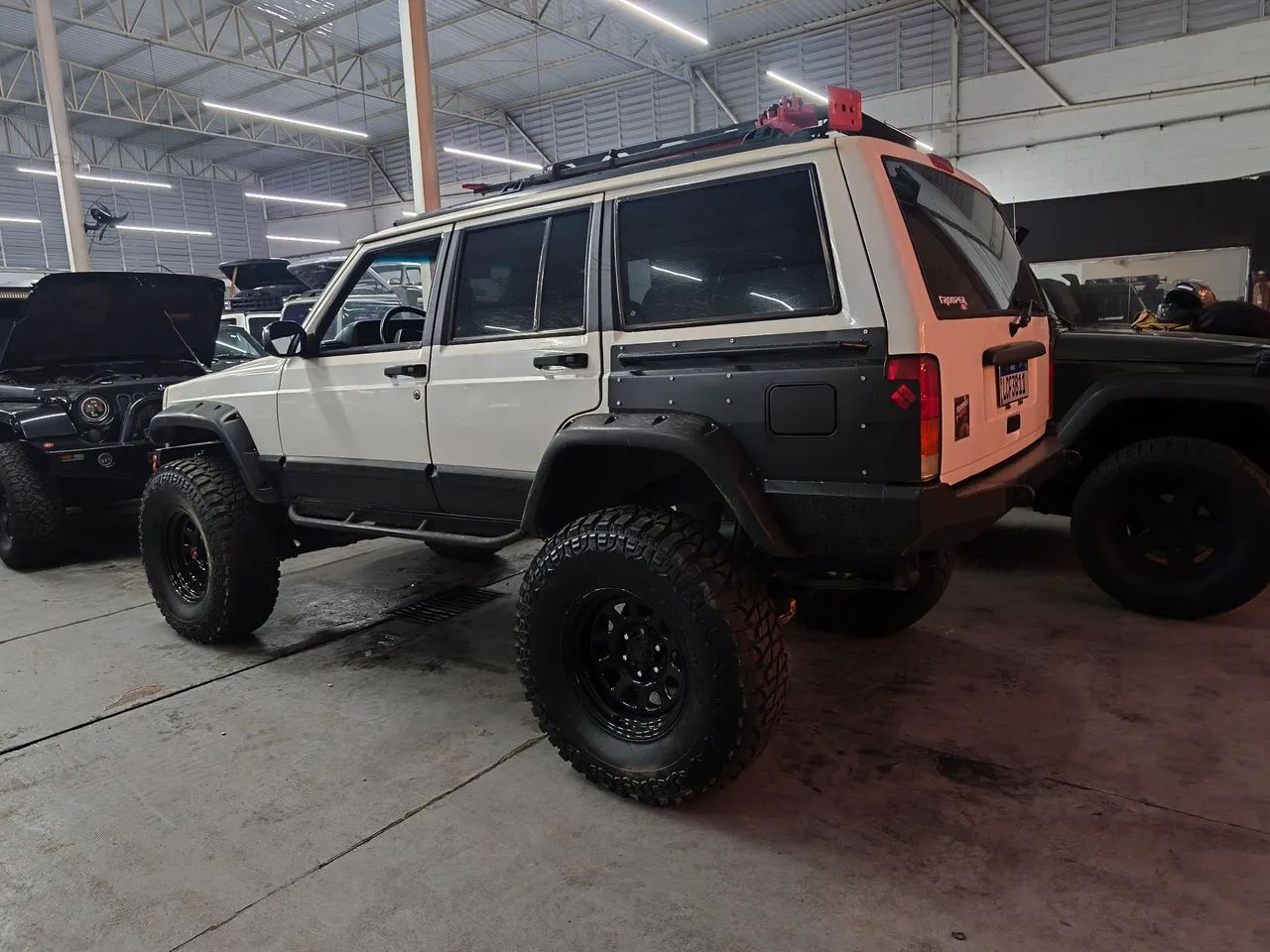 Jeep Cherokee Sport 4.0 Mec./Aut., foto 2 de 4