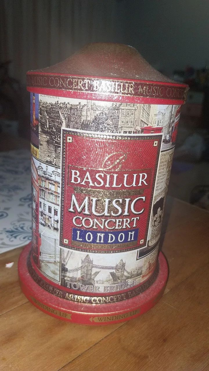 Caixa musical de lata. Basilur chás. Coleção 