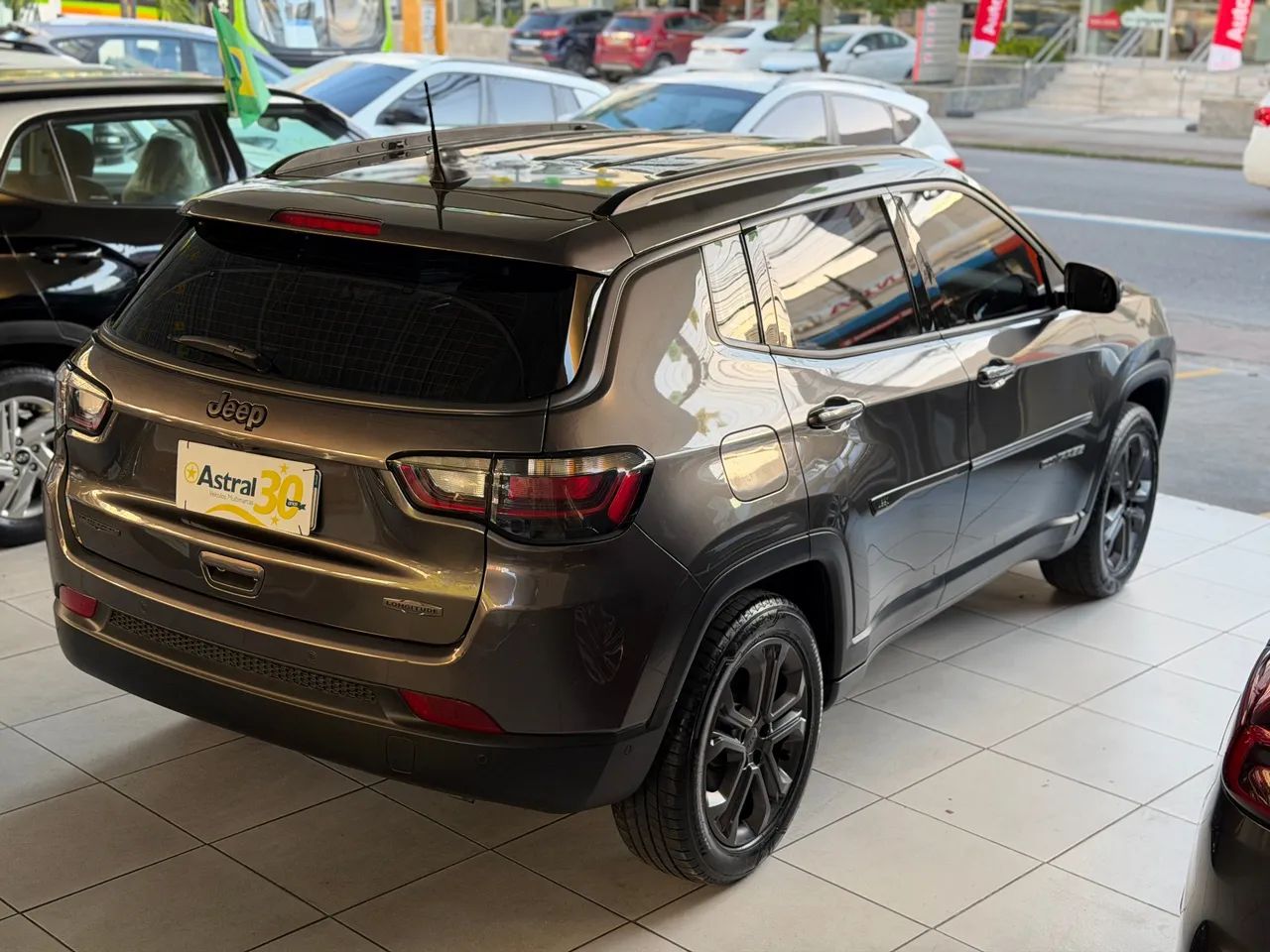 Jeep Compass Longitude Night Eagle 1.3 Flex 2025 - Foto 5