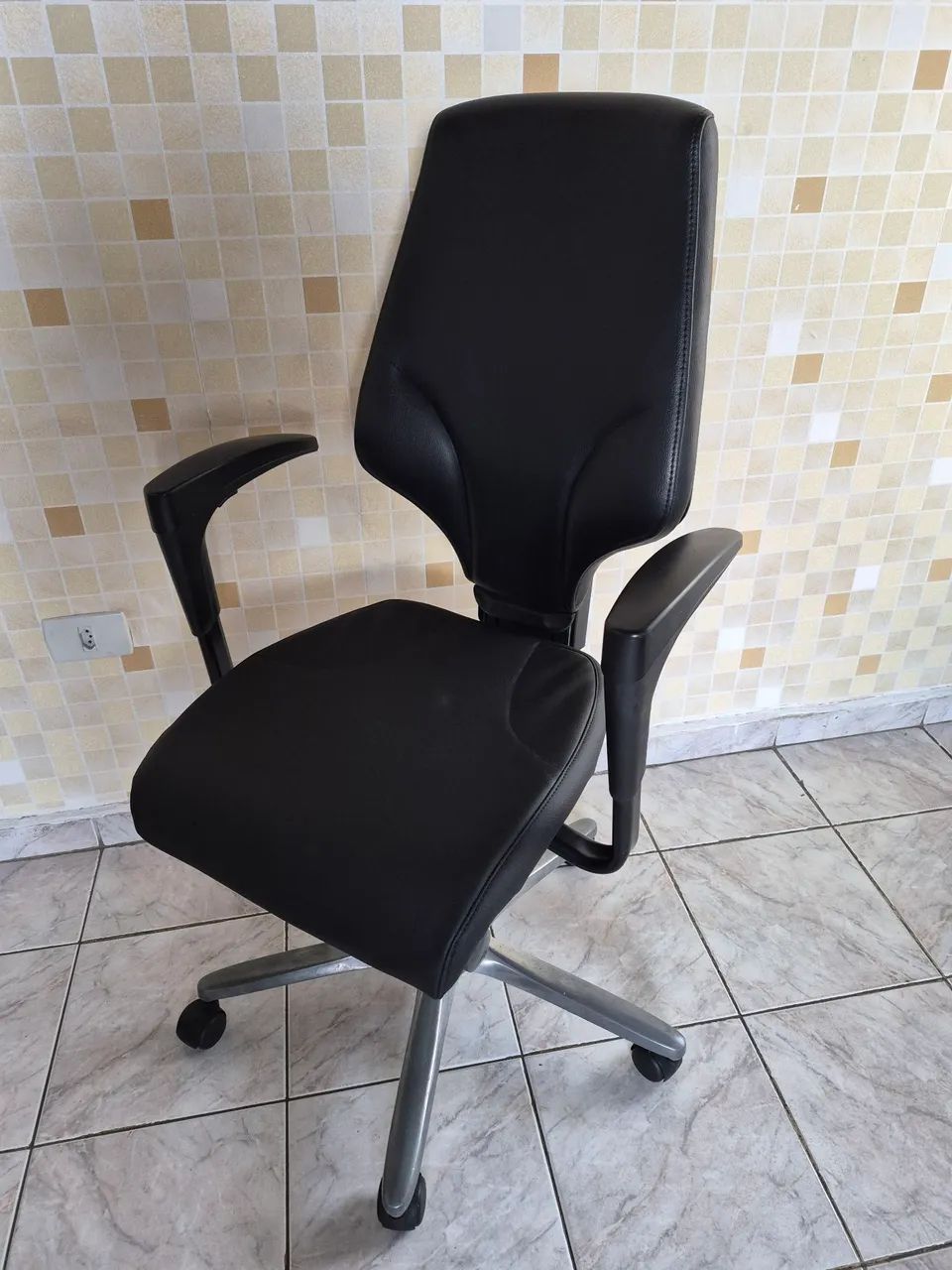 Cadeira Giroflex Candall F8 (perfeito estado) - Foto 2