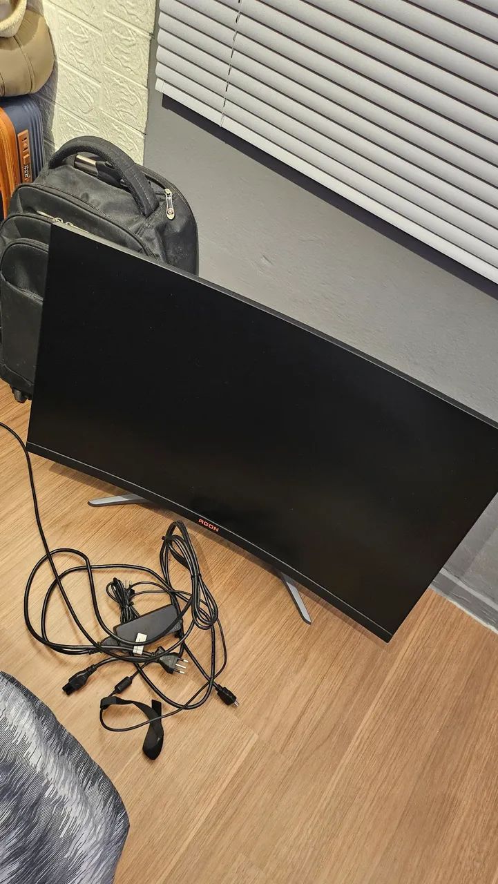 Monitor Gamer AOC Curvo - Foto 2