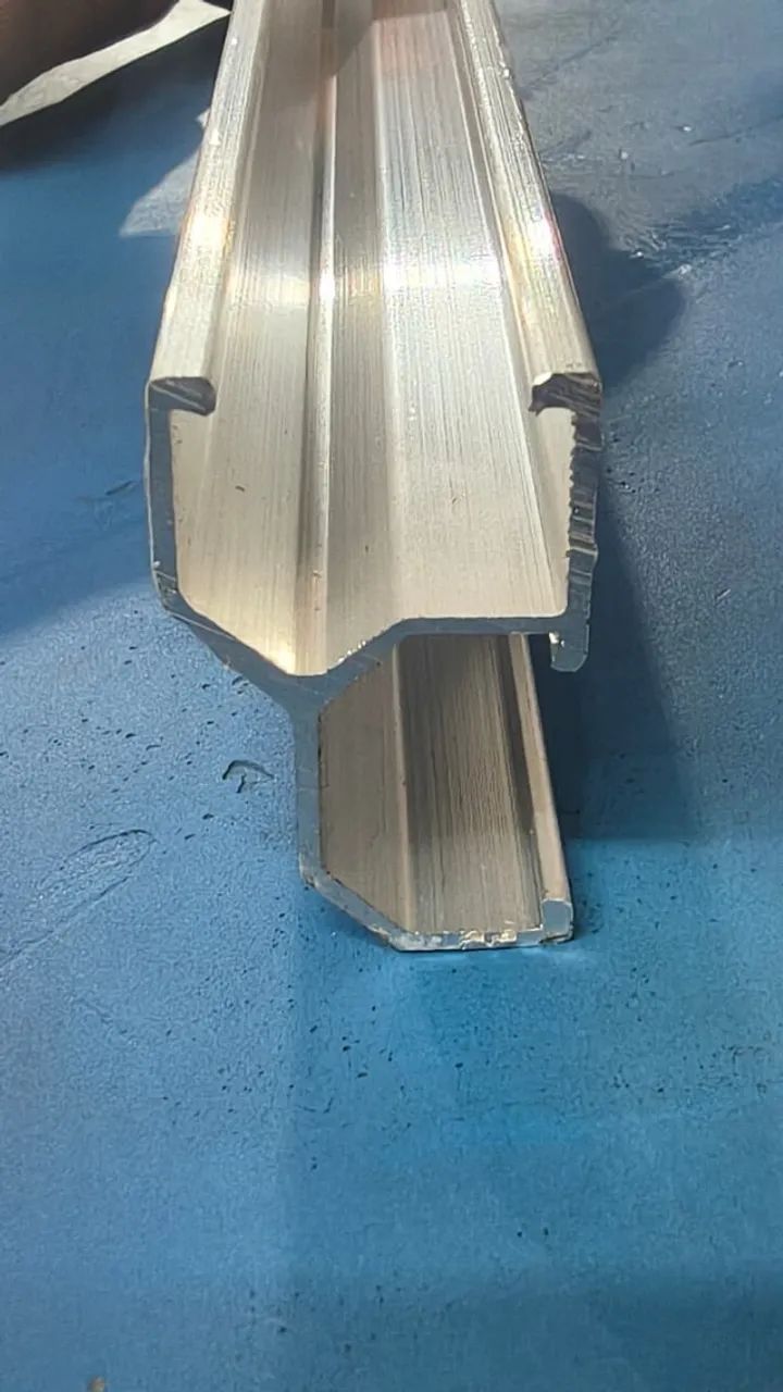 PERFIL  SOLAR TIPO "Y" 2,4 MTS PRONTA ENTREGA NA SERRA - Foto 2