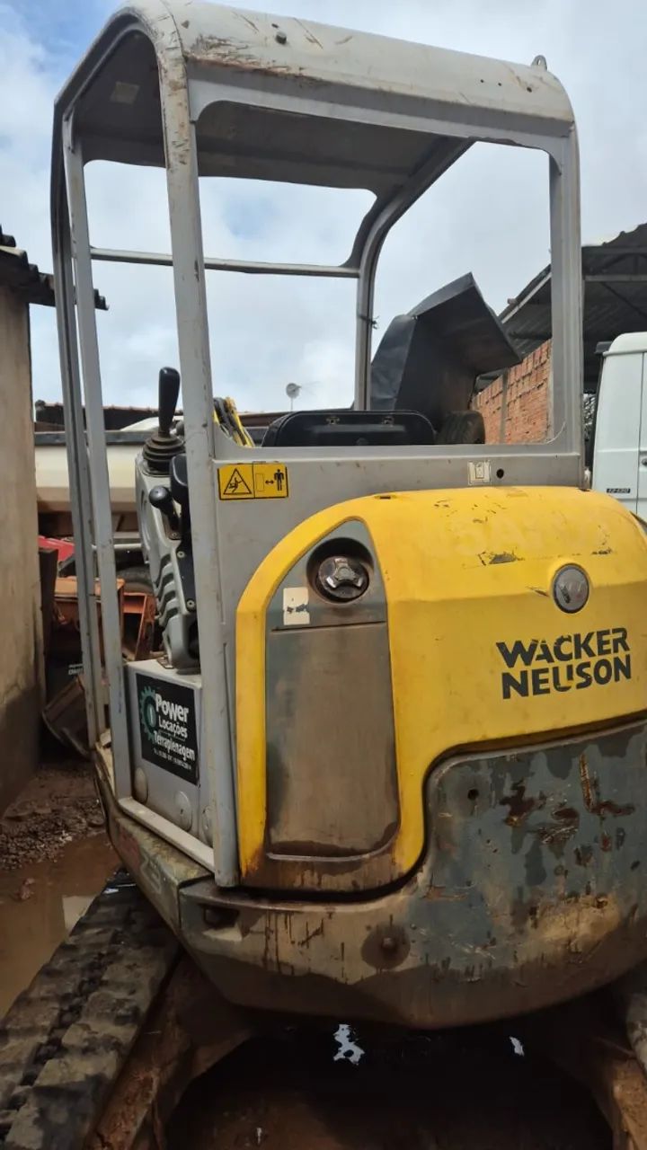Mini Carregadeira Wacker Neuson - 28z3 - 2014