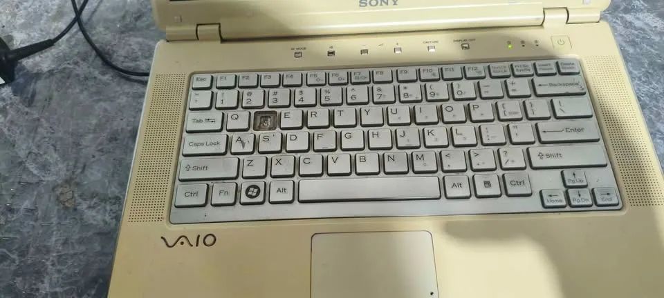 VENDO/TROCO NOTEBOOK SONY VAIO/ DUAL CORE/ 3GB RAM/ SSD240/ FORMARTADO + ENTREGA - Foto 2