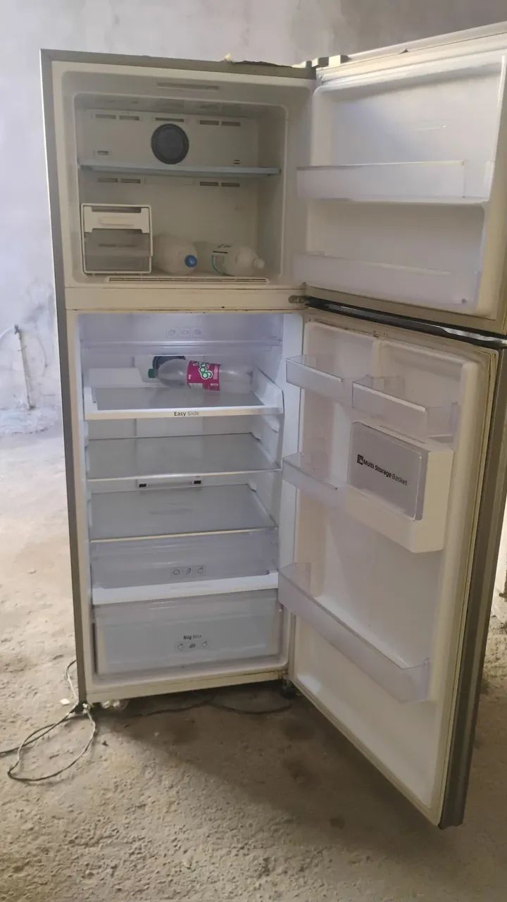 Vende-se essa duas geladeira funcionando perfeitamente ZAP *24 - Foto 3
