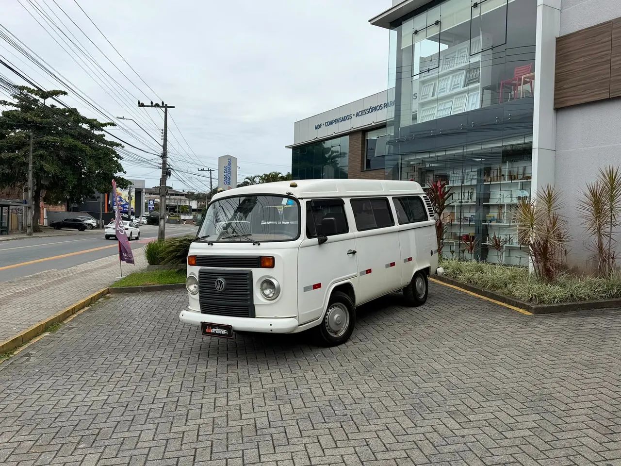 Volkswagen Kombi LOTAÇÃO 1.6 MPI 2013