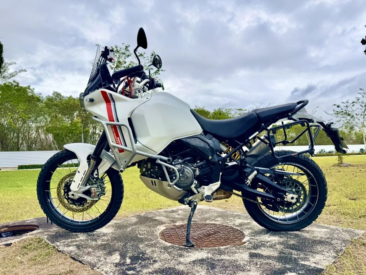 Ducati Desert x 2023 - Foto 4