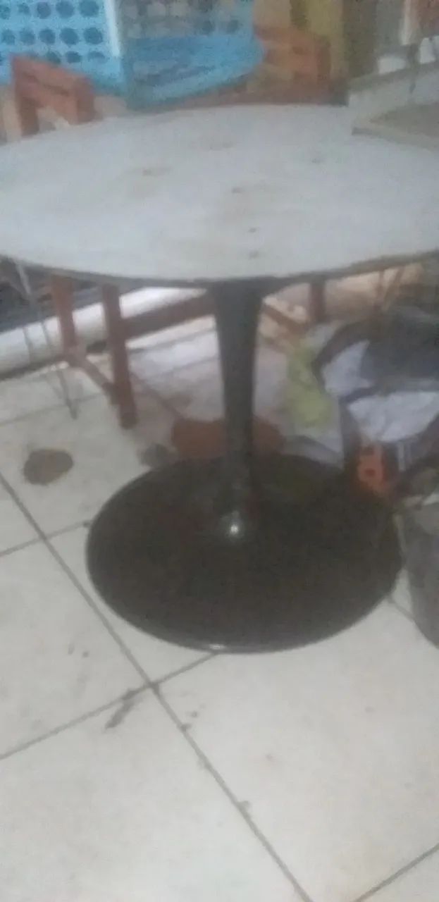 Mesa redonda grande valo 50 despapegar logo so hoje