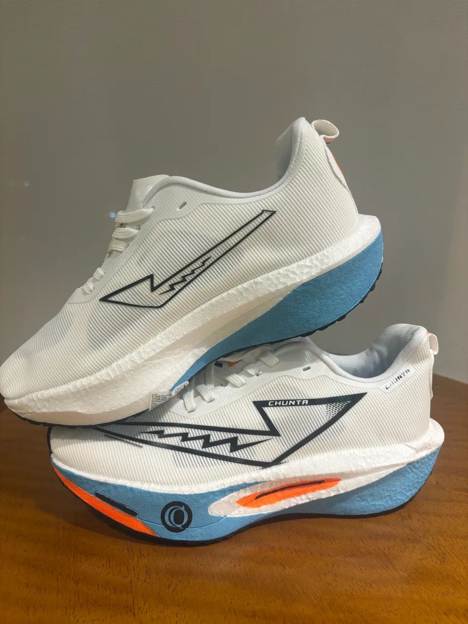 Tênis de corrida Chunta - Novo - Foto 2