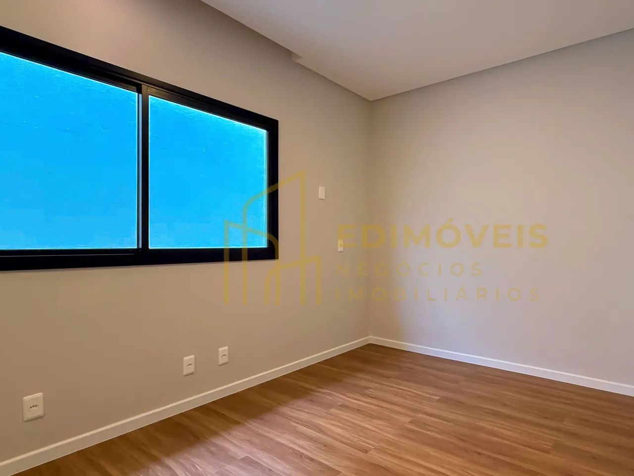 Manguinhos: Linda Casa com Acabamento Superior e Piscina - Foto 2