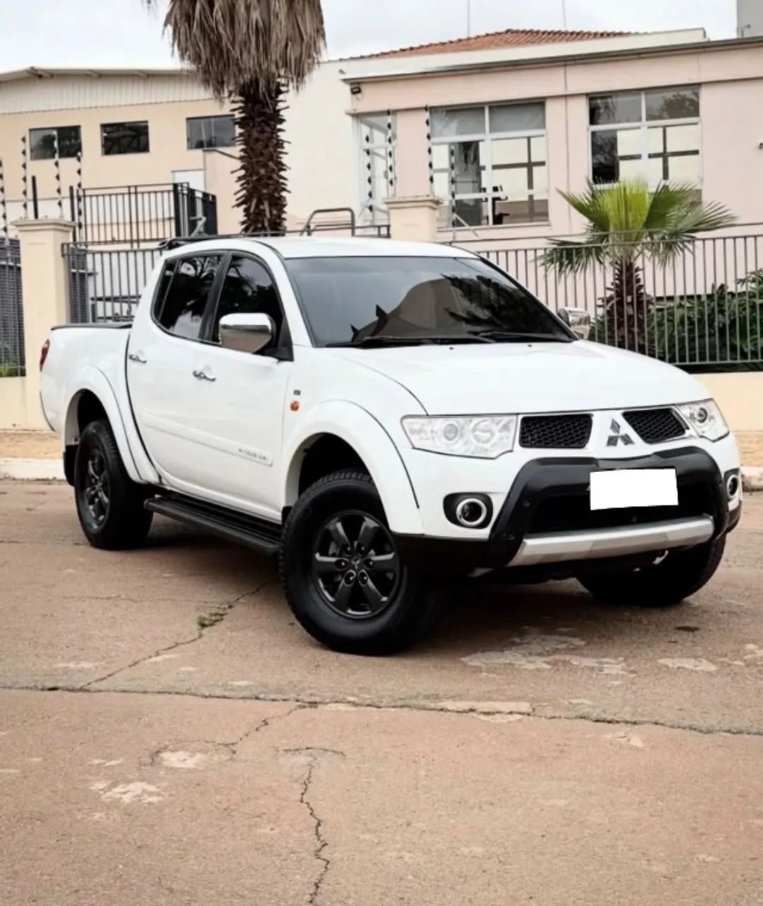 Mitsubishi L200 EVOLUTION 3.2 4X4 TB INT. DIESEL 2013