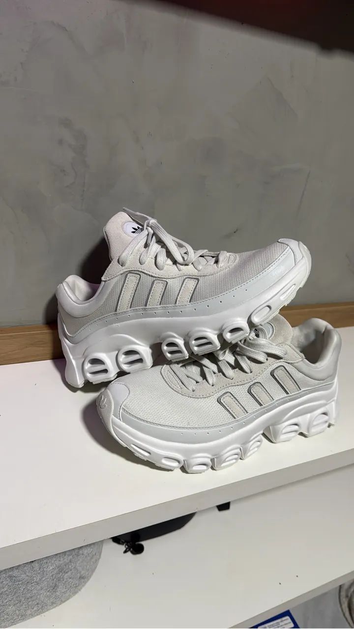Tênis adidas importado direto da Espanha 