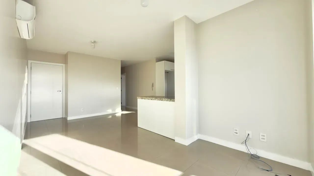 Apartamento com 3 quartos, sendo 1 suíte e vista panorâmica próximo a Ponte Hercílio Luz