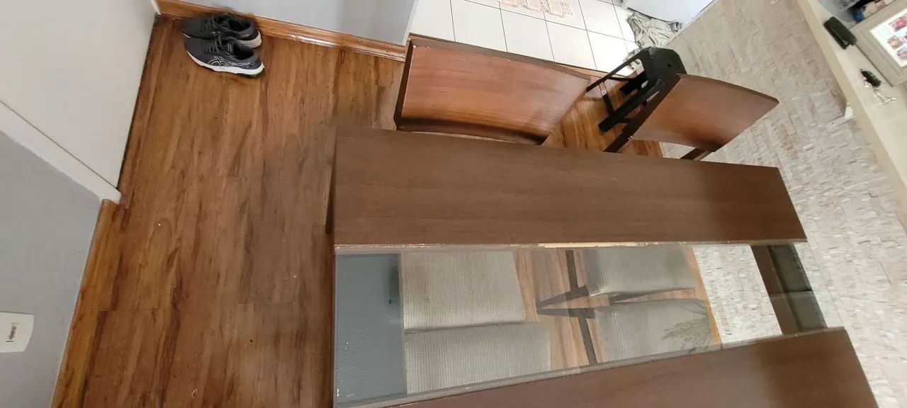 Mesa de Madeira com vidro 4 cadeiras - Foto 3