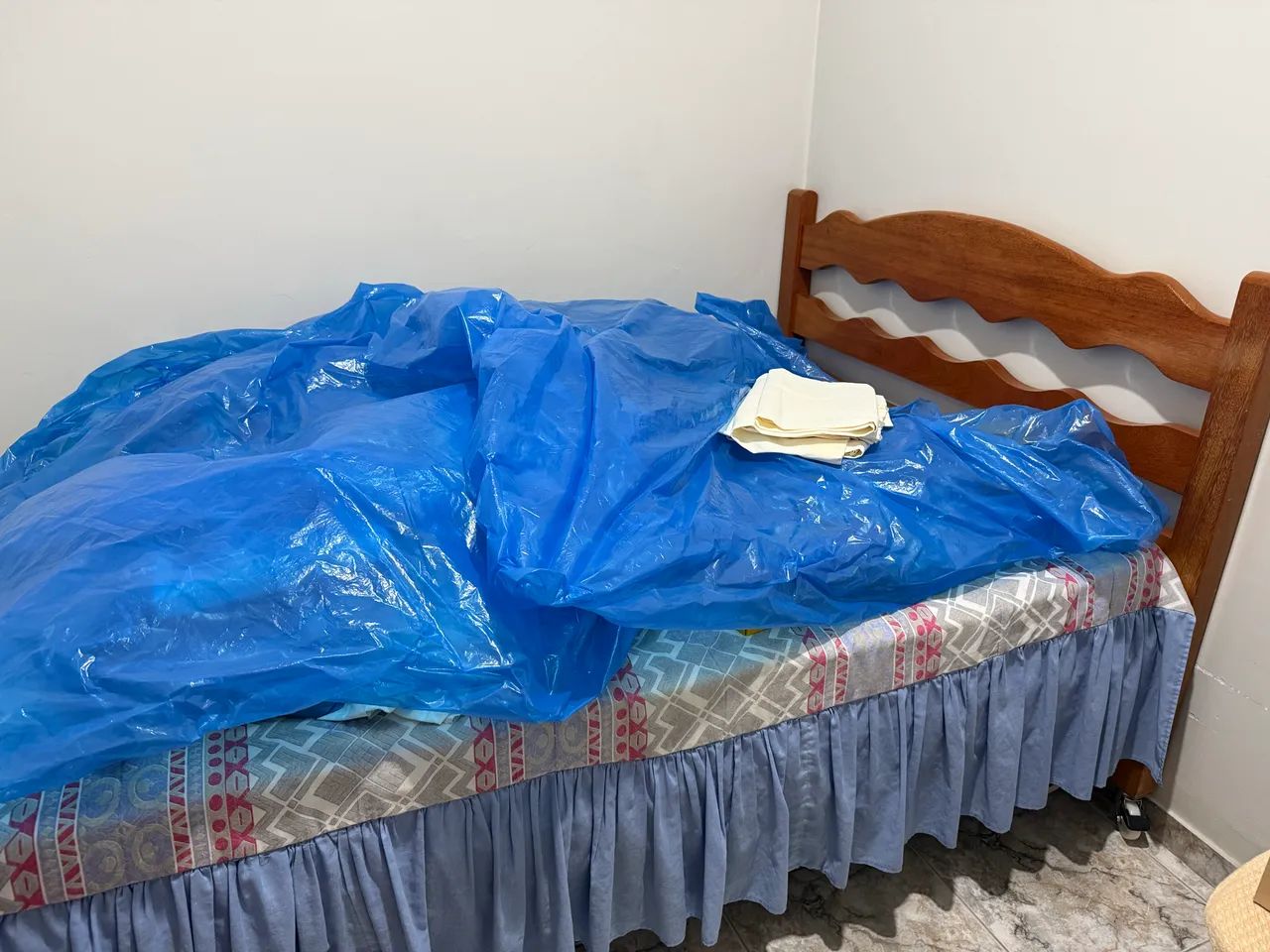 Cama Madeira Maciça sem Colchão