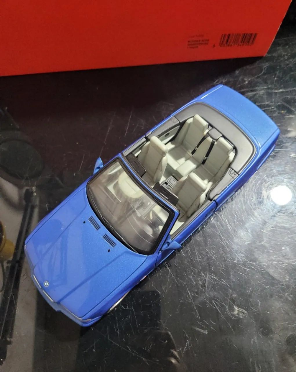 Miniatura 1:18 BMW M3 1995 UT azul raro - Foto 2