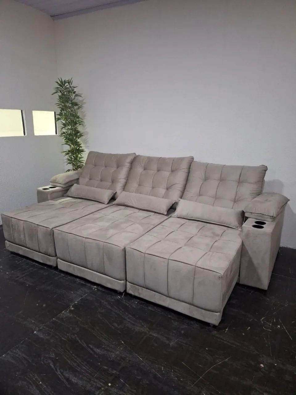 SOFA HEITOR - RETRÁTIL E RECLINÁVEL - TAMANHO 2,90MT 