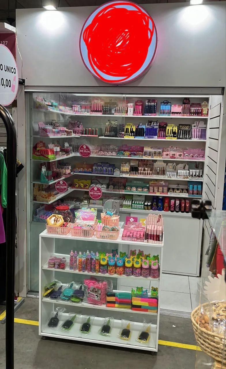 CENTRO FASHION - VENDO COMPLETA DE MAQUIAGEM. 