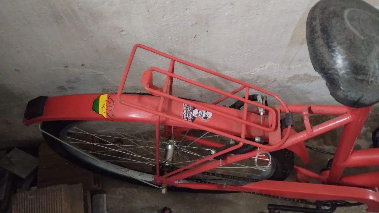 Bicicleta vermelha com cesta - Foto 4