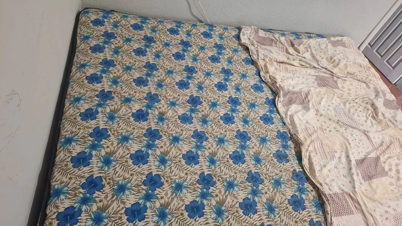 Cama Box de casal espuma semi nova. $360 - Foto 2
