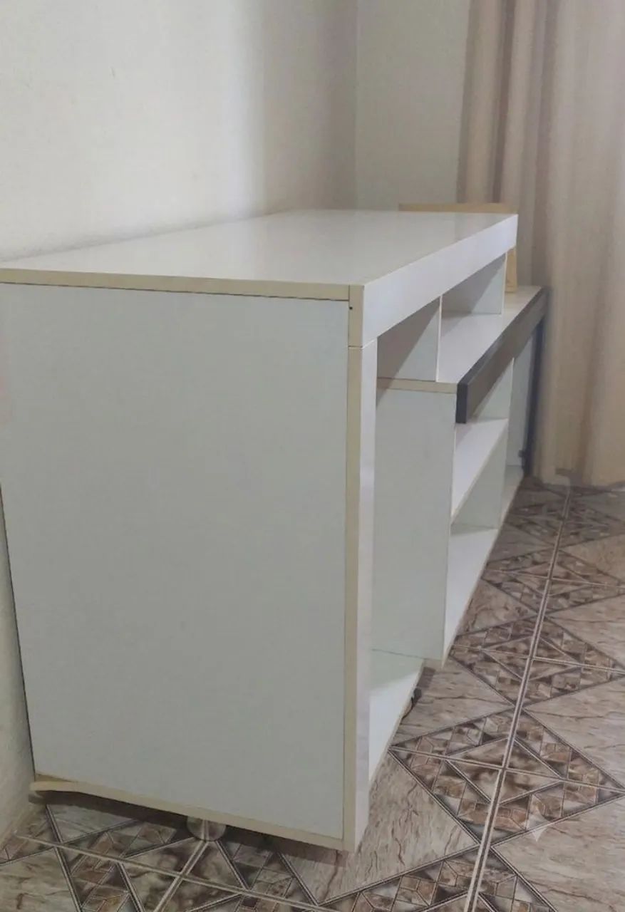Rack para TV Compacto Bicolor (Branco/Preto) com Rodinhas e Gaveta - Foto 2
