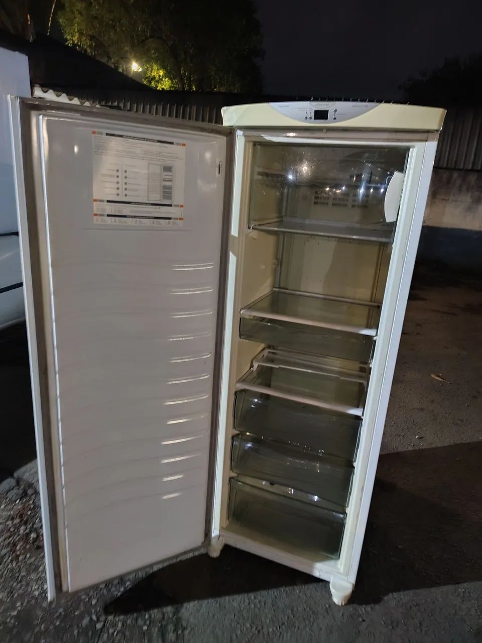 Freezer vertical Brastemp 276 L  - Foto 2