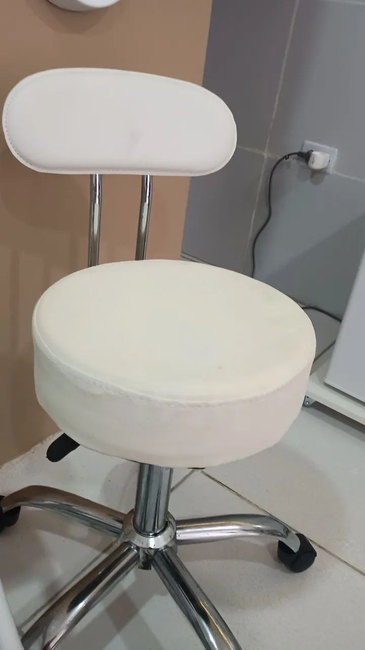 Cadeira de consultório e escada  - Foto 3