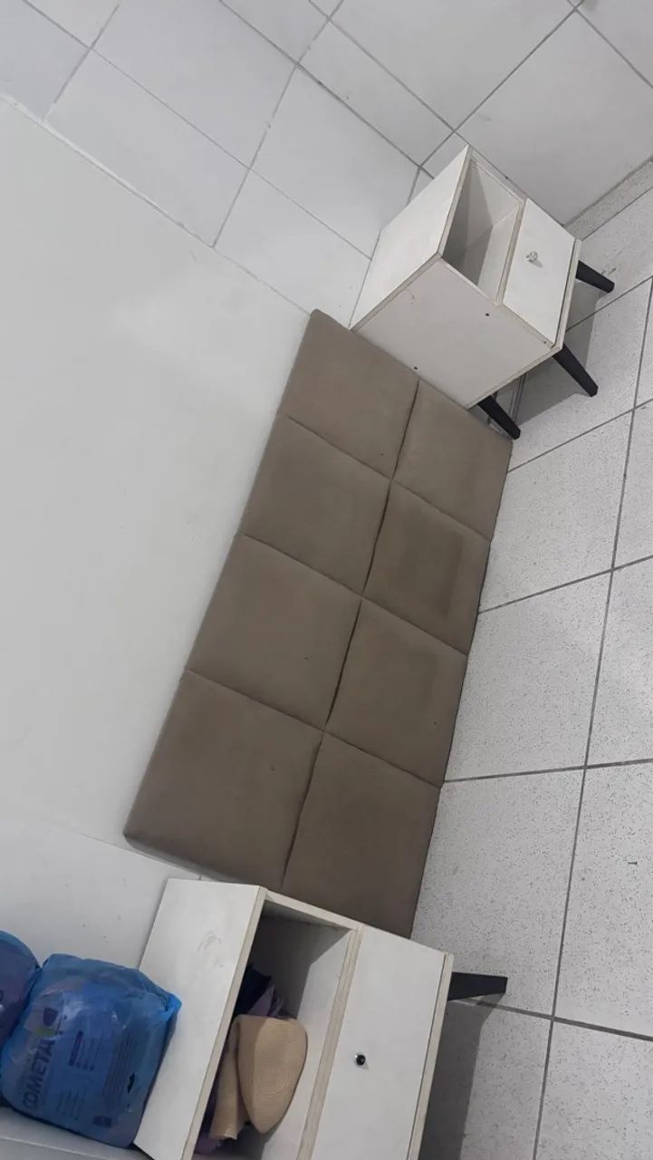 2 criado mudo e 1 cabeceira 