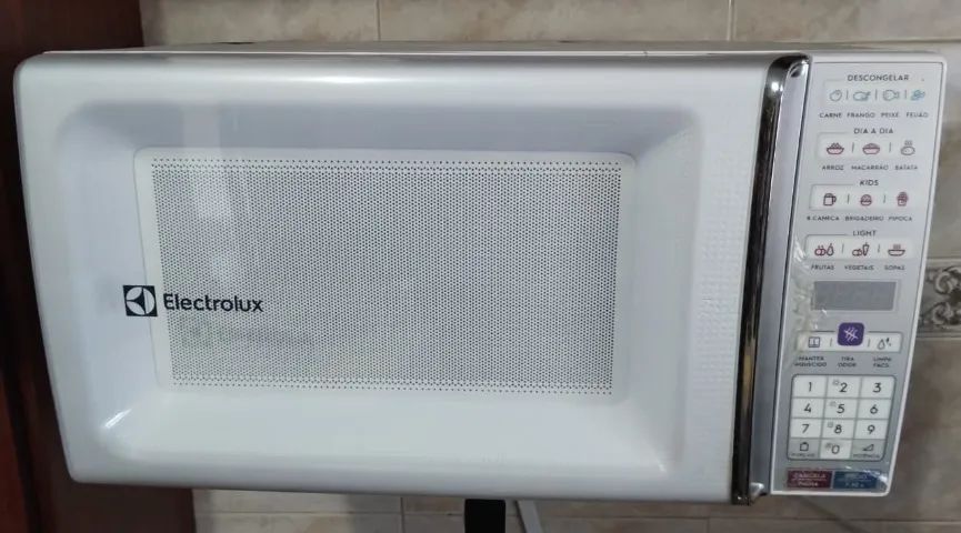 Microondas Eletrolux 34l em ótimo estado