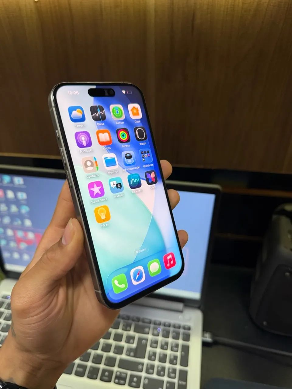 IPHONE 15 PRO - 128G bateria 82%  - Foto 4