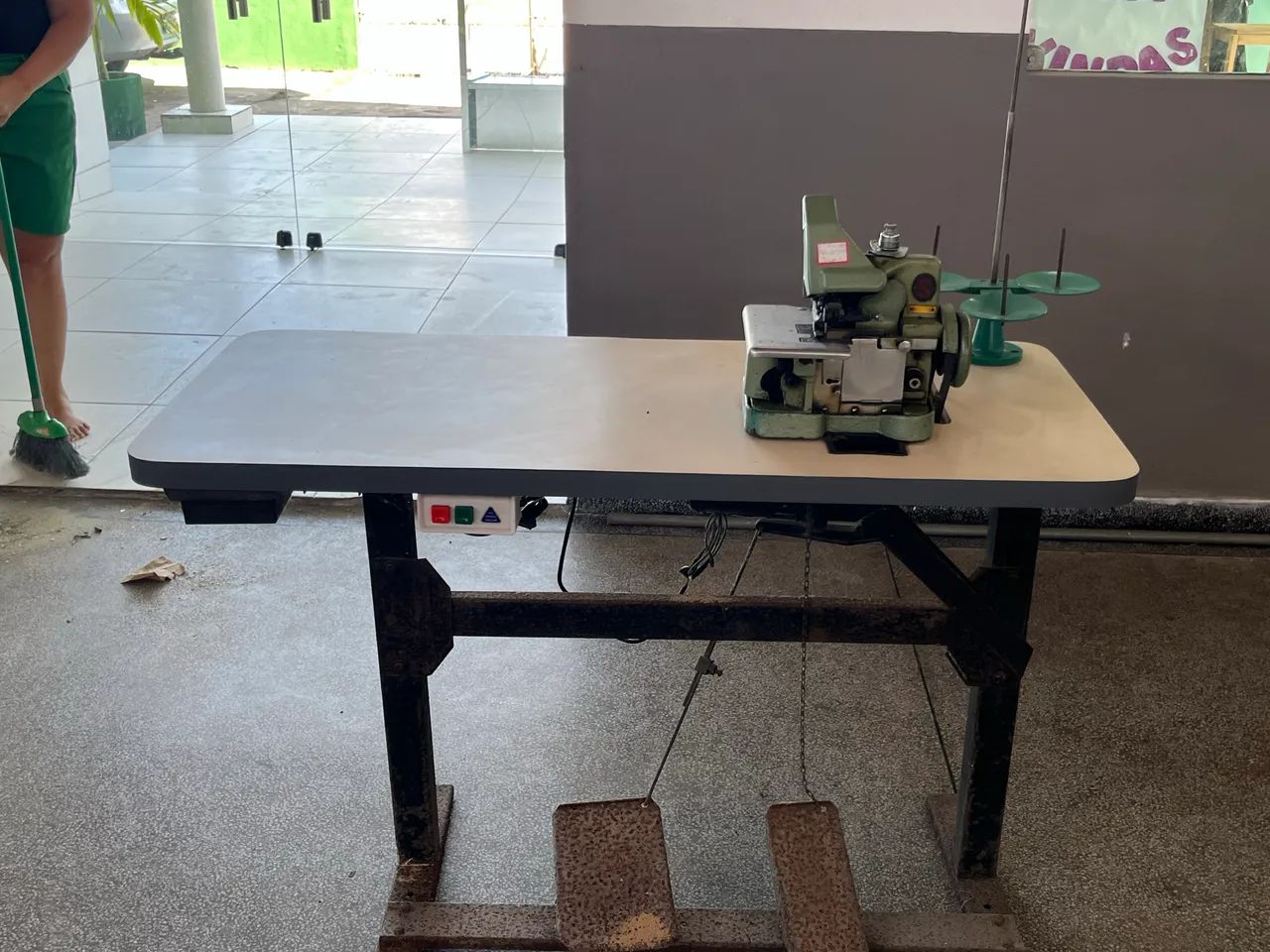 Máquina overloque  - Foto 4