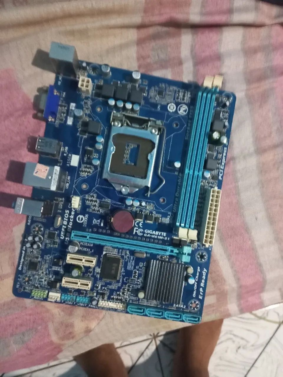 placa mãe ga-h61m-s1 - Foto 2