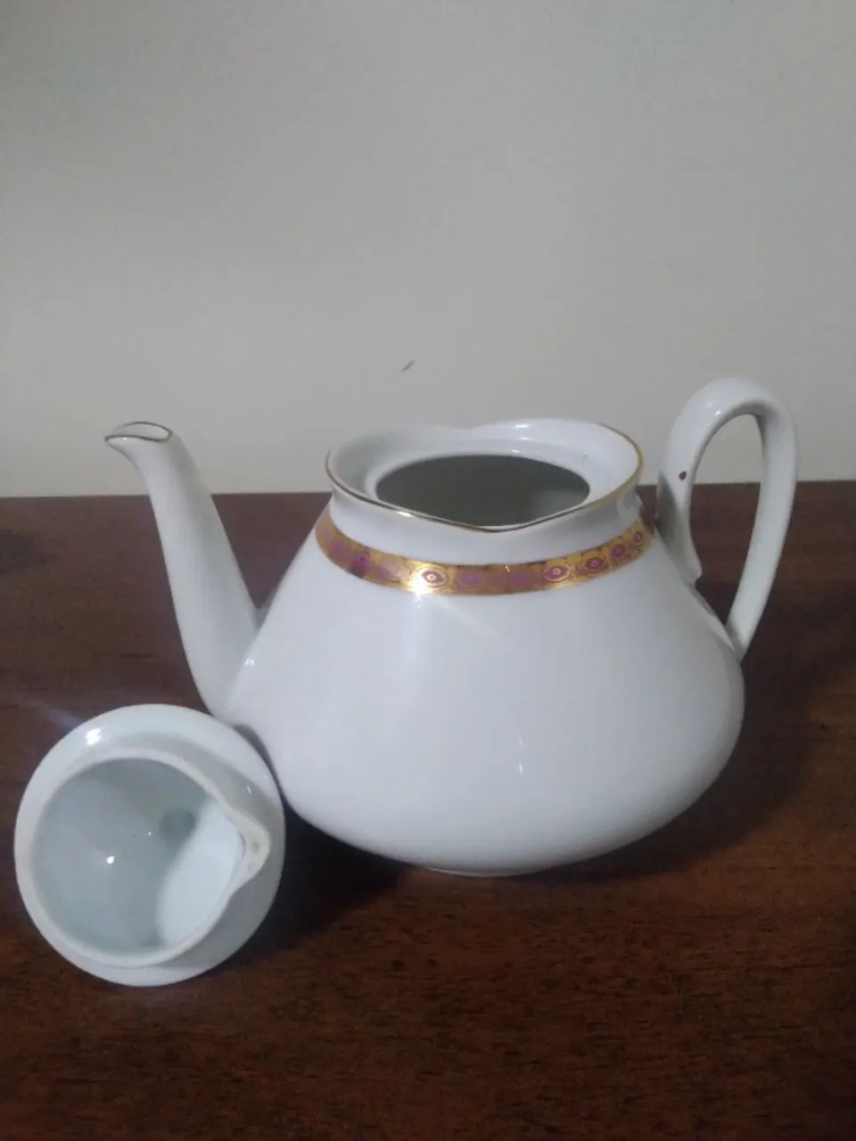 bule de chá antigo porcelana real branco com barrado bordo e dourado - Foto 4