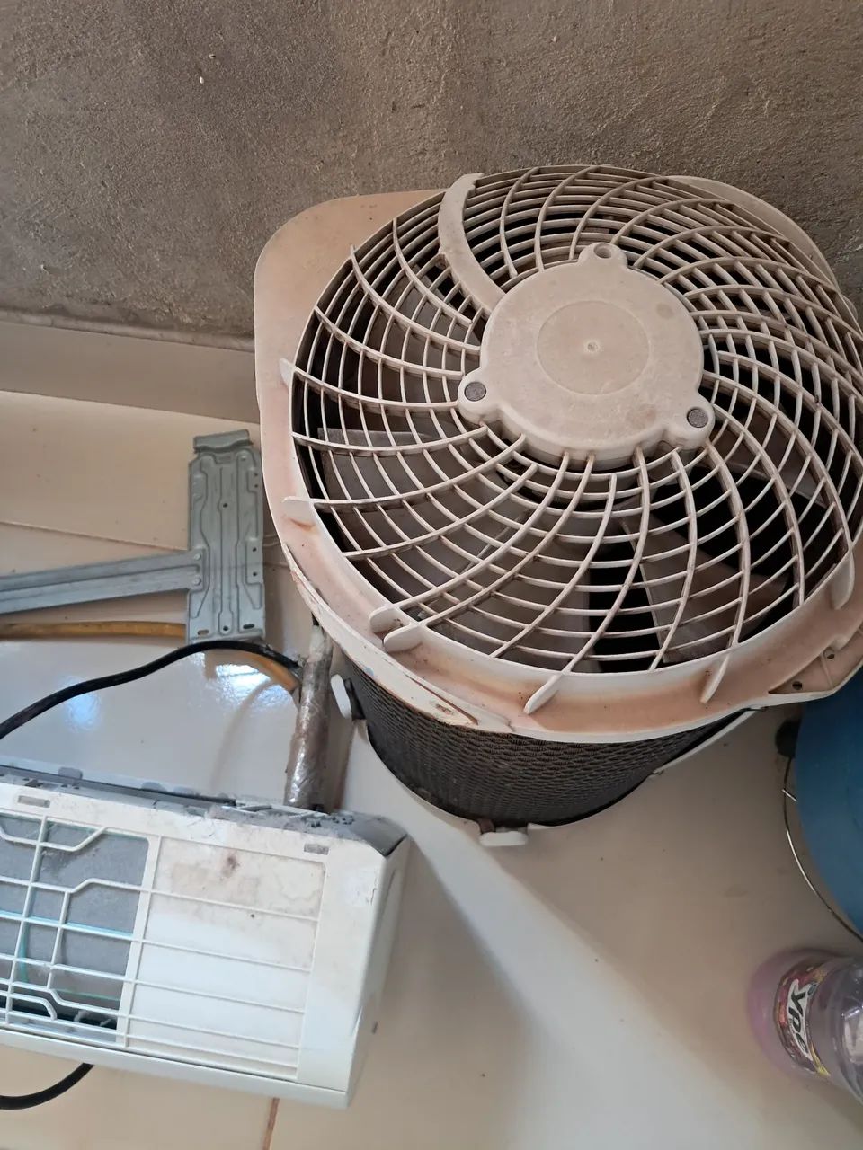 Vendo ar-condicionado 9.000 BTUS usado 