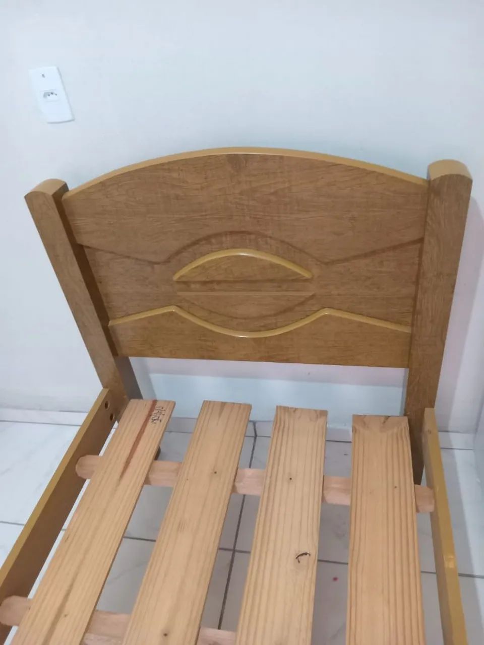 Vendo cama de solteiro  - Foto 2