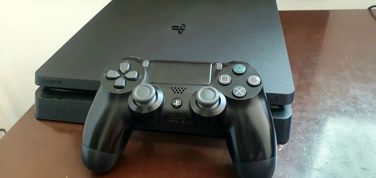 PS4 Slim 1TB - EXCELENTE - Foto 2