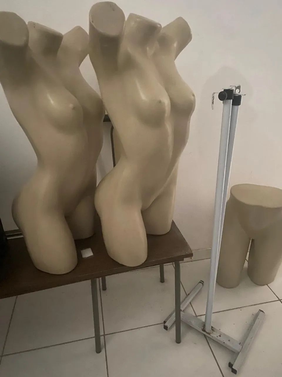 Manequins expositores com suporte 