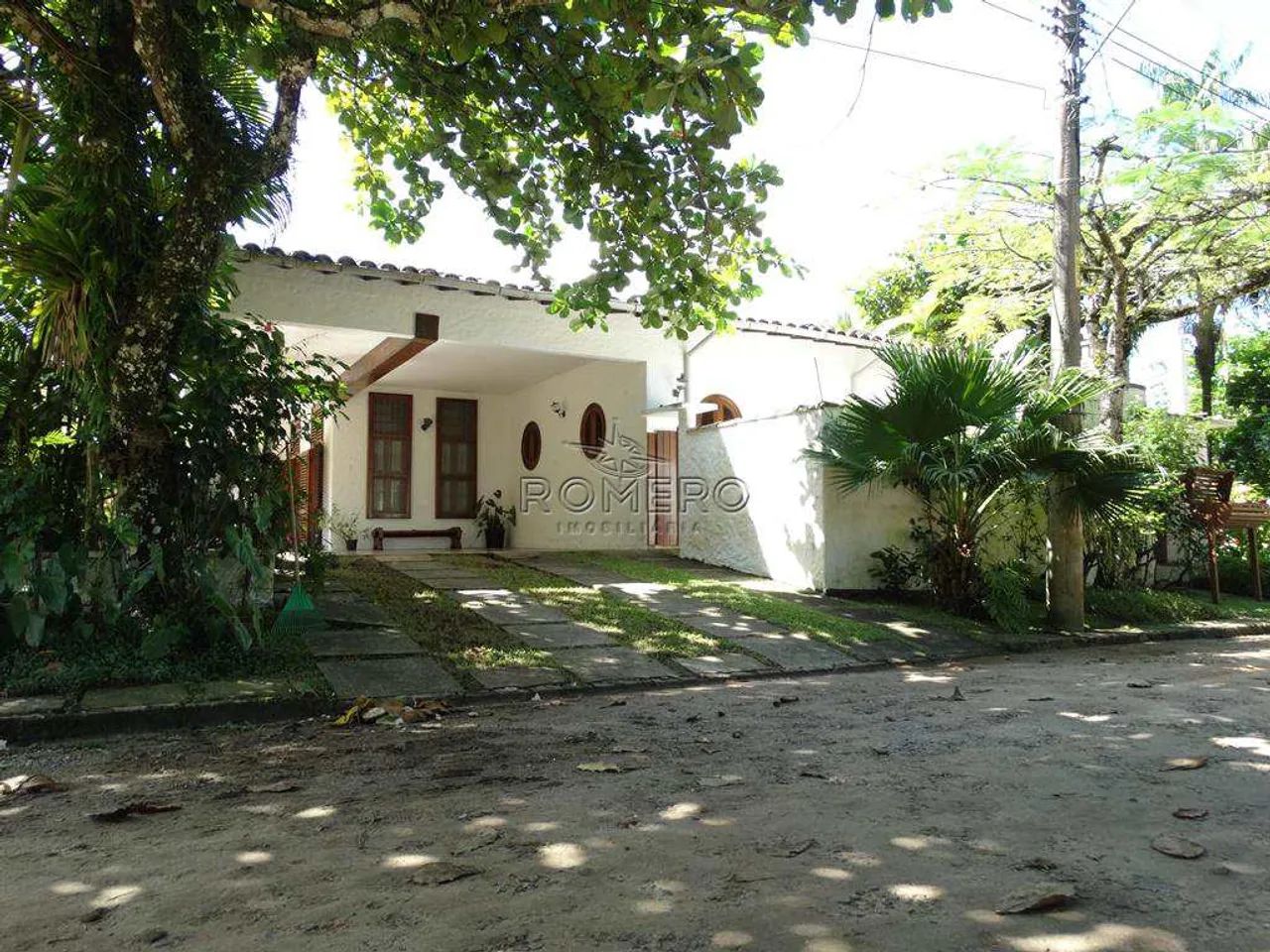 Casa com 4 quartos, Praia do Lázaro, Ubatuba - R$ 2 mi, Cod: 693
