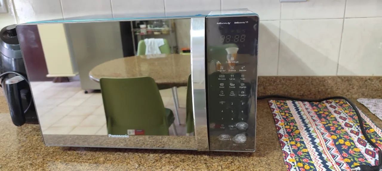 Micro-ondas Panasonic Espelhado 34L (Estado de Novo c/ Plástico)