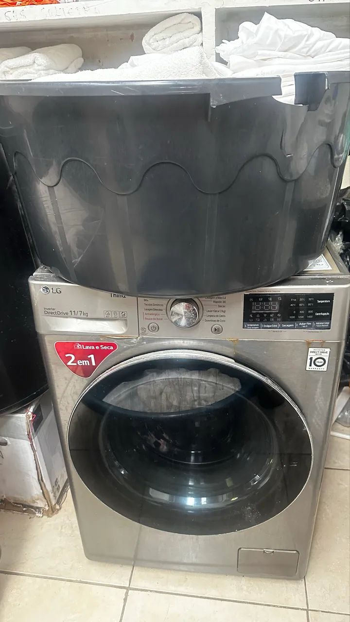 vendo 01 máquina de lavar e secar com defeito  - Foto 3
