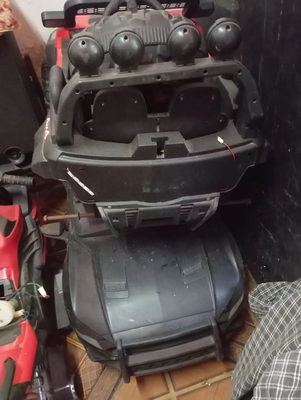 Vendo carrinho elétrico . com defeito.