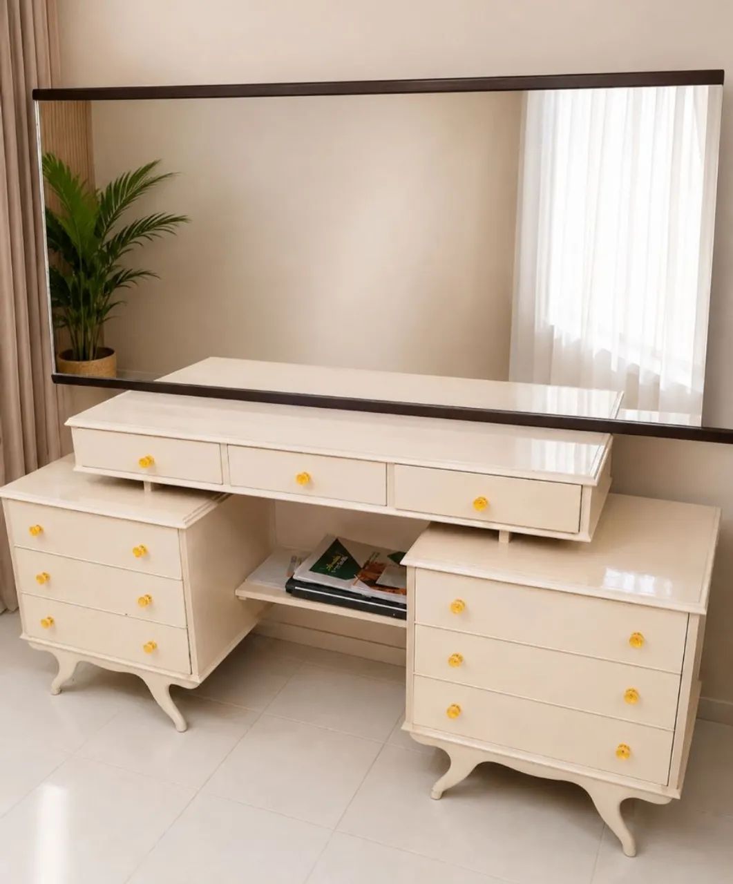 Vende se penteadeira antiga 