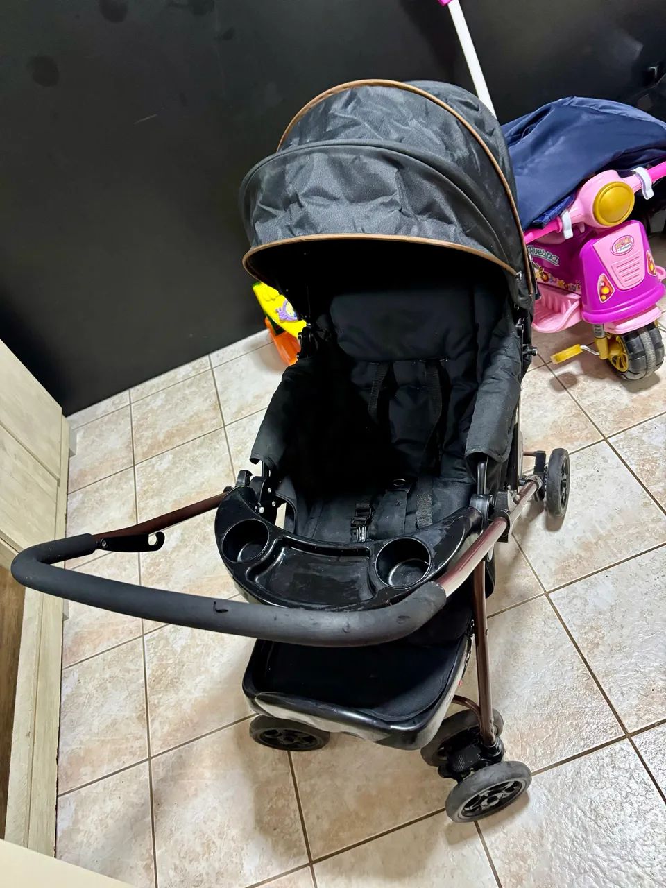 Carrinho de bebê Cosco kids Reverse - Preto - Foto 5