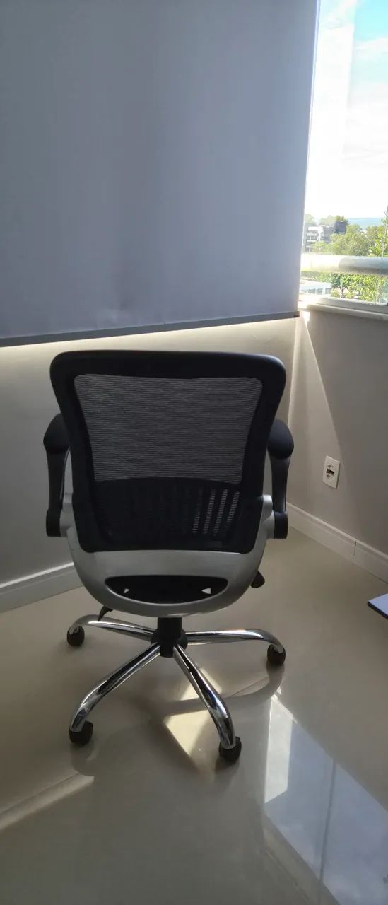 Cadeira de escritório giratória com braços  - Foto 3