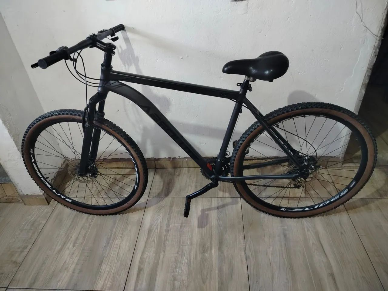 BICICLETA SEMI NOVA