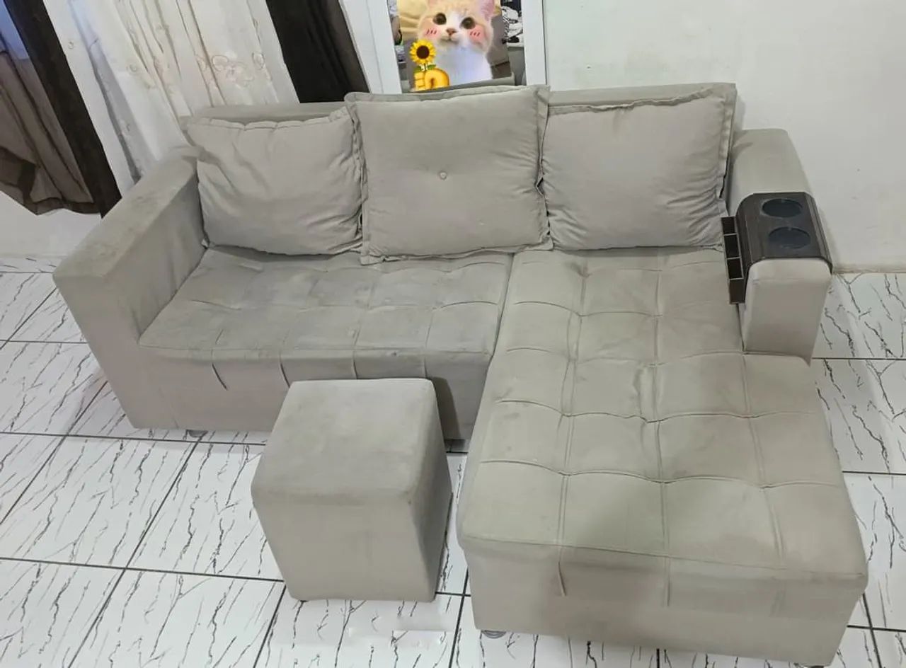 SOFÁ 3 LUGARES + PUFF 