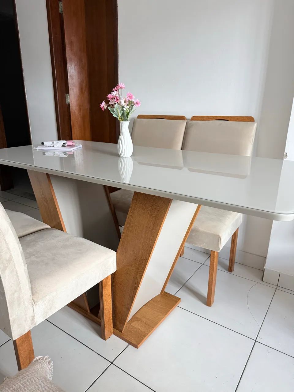 Vendo Mesa com cadeiras 6 lugares
