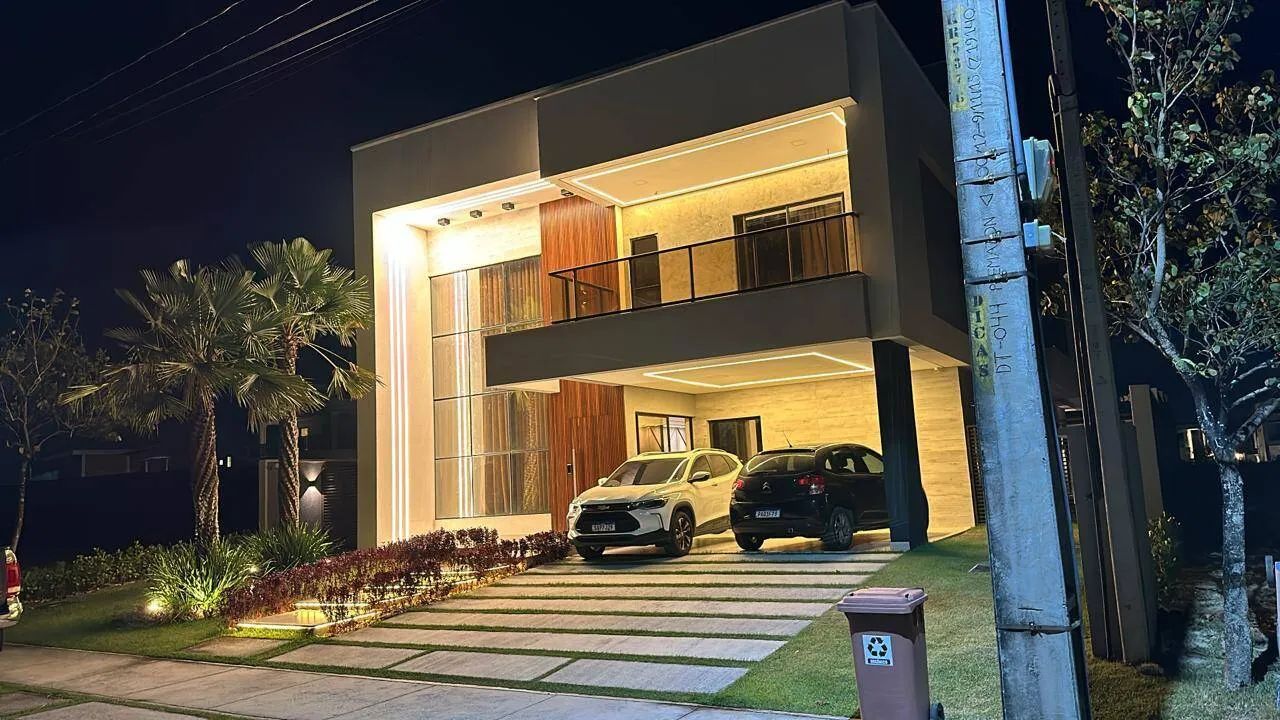 Excelente casa duplex com Porteira Fechada REF: 3922