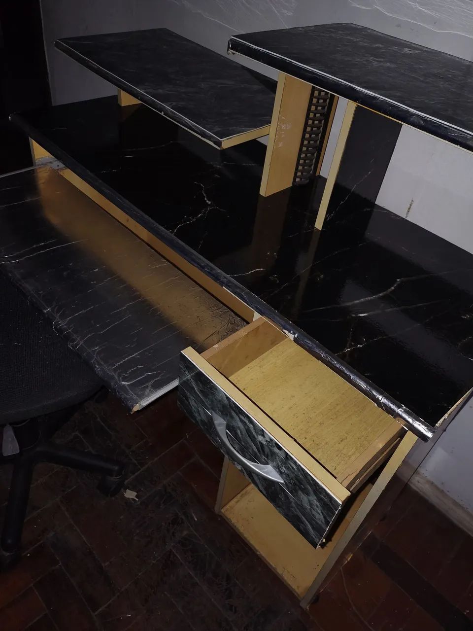 Mesa de Computador com cadeira  - Foto 5